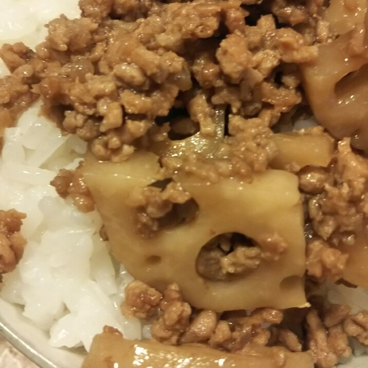 レンコンと肉味噌丼